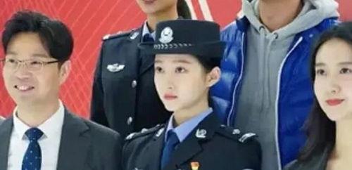 换警服视频
